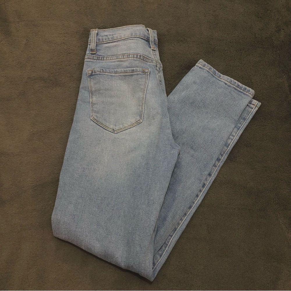 Vibe and Rant ripped mom jeans